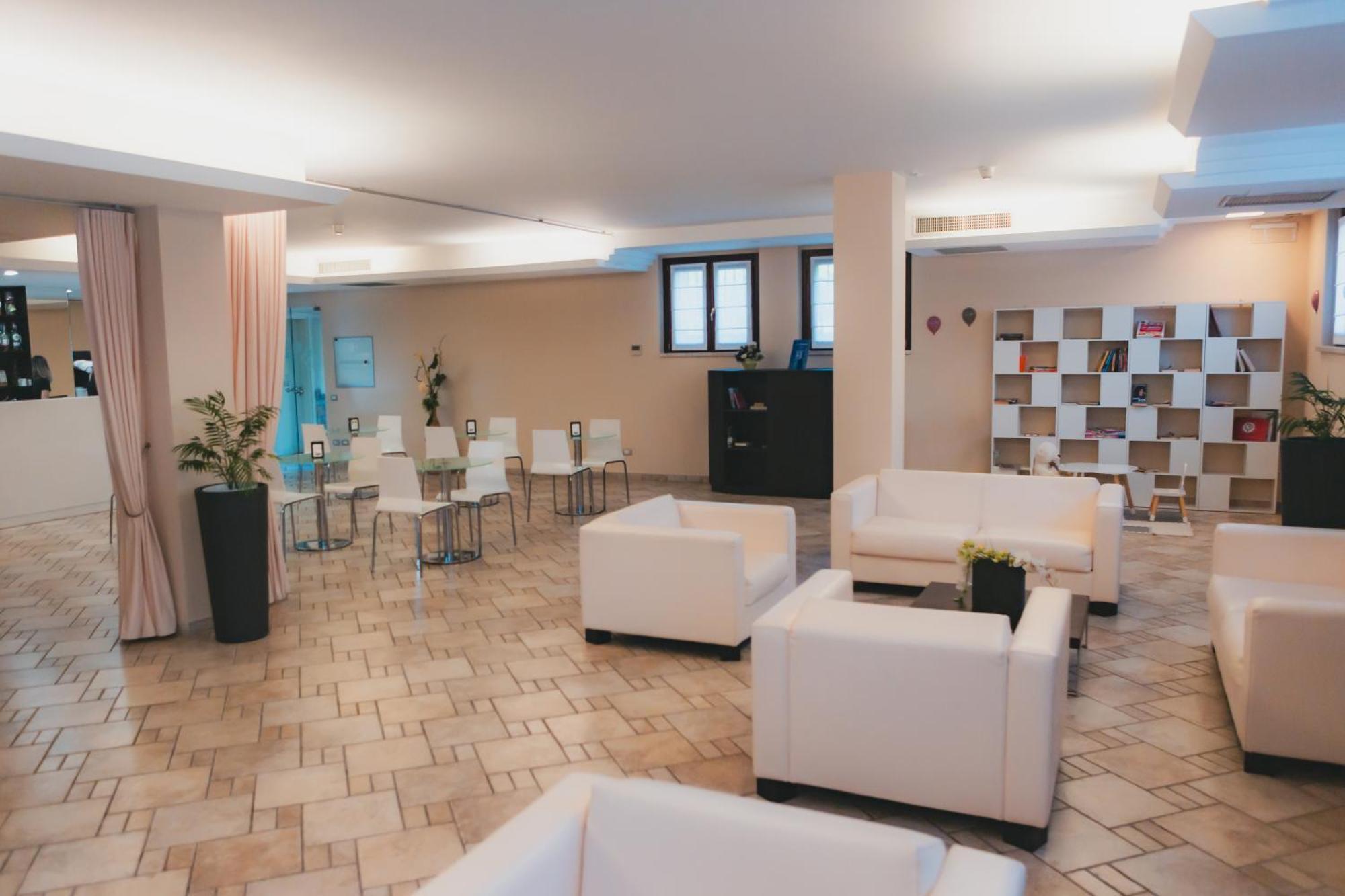 Ahg Donna Silvia Wellness Hotel Manerba del Garda